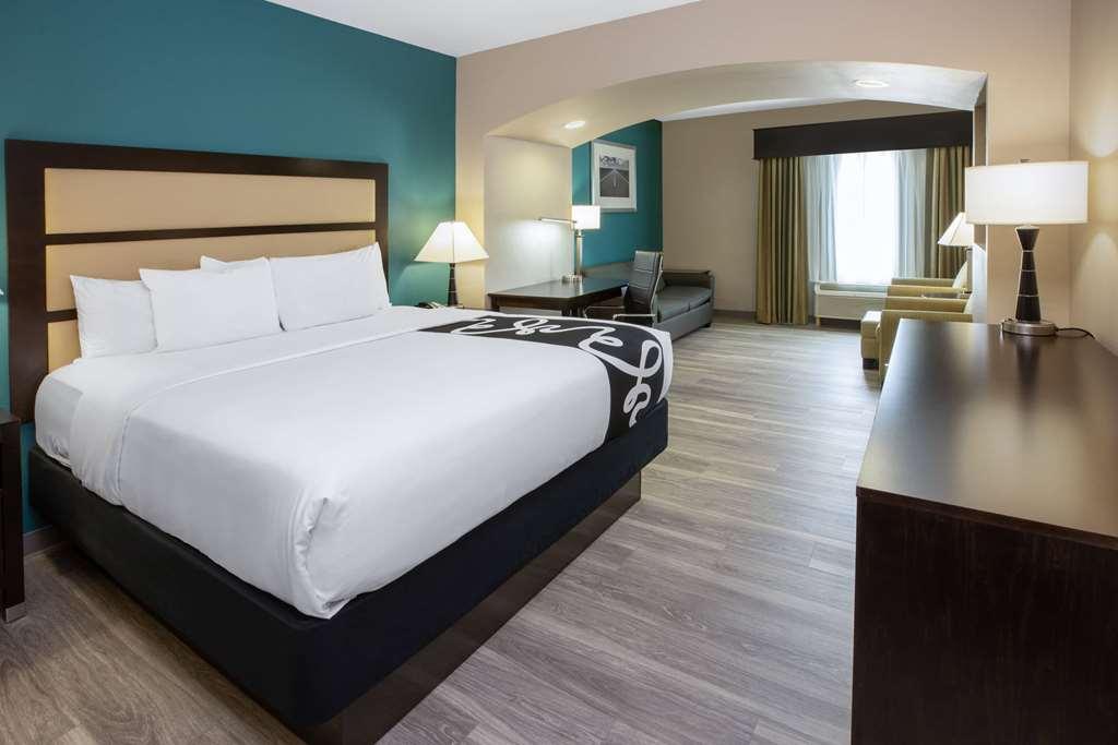 La Quinta Inn & Suites By Wyndham Durant Habitación foto